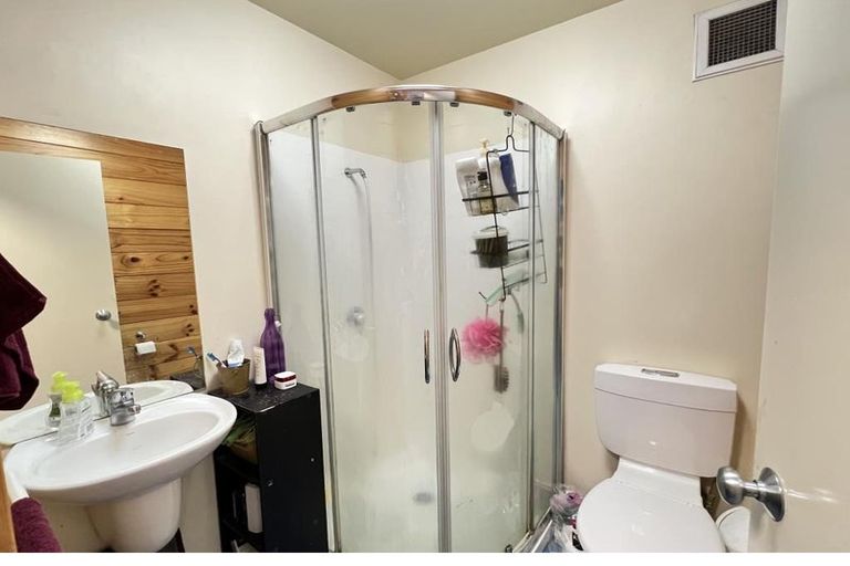 Photo of property in Basin Reserve Complex, 23/4 Sussex Street, Mount Cook, Wellington, 6021