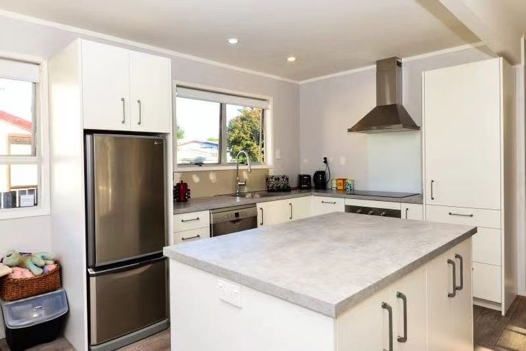 Photo of property in 16 Lindsay Crescent, Nawton, Hamilton, 3200