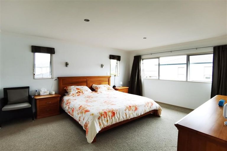 Photo of property in 51 Bronwylian Drive, Flat Bush, Auckland, 2016