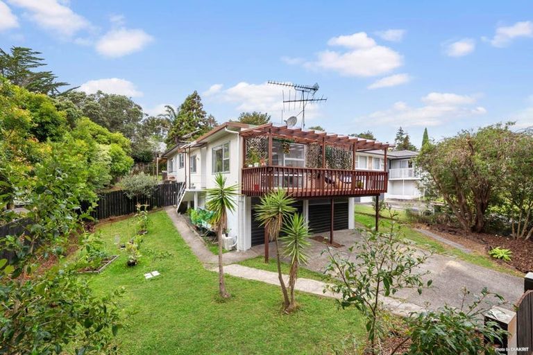 Photo of property in 1/19 Kathleen Street, Totara Vale, Auckland, 0627