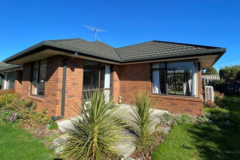 Photo of property in 2 Ngaio Street, Saint Martins, Christchurch, 8022