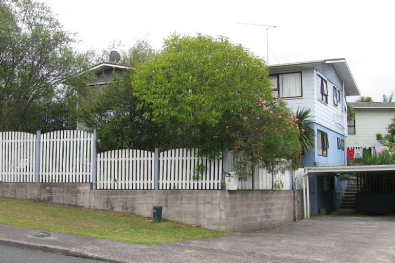Photo of property in 2/37 Contessa Drive, Glenfield, Auckland, 0629