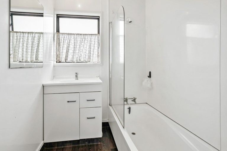 Photo of property in 12 Kentucky Crescent, Nawton, Hamilton, 3200