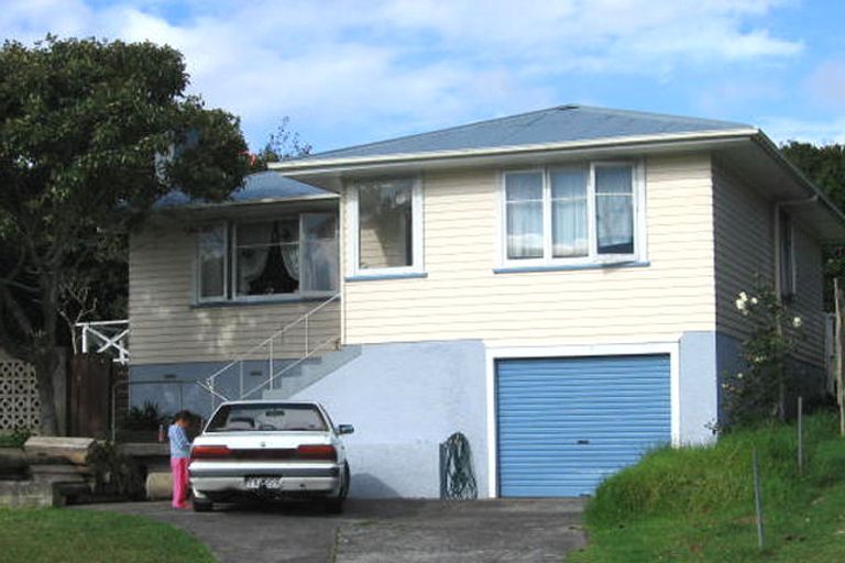 Photo of property in 1/33 Glen Marine Parade, Glendene, Auckland, 0602