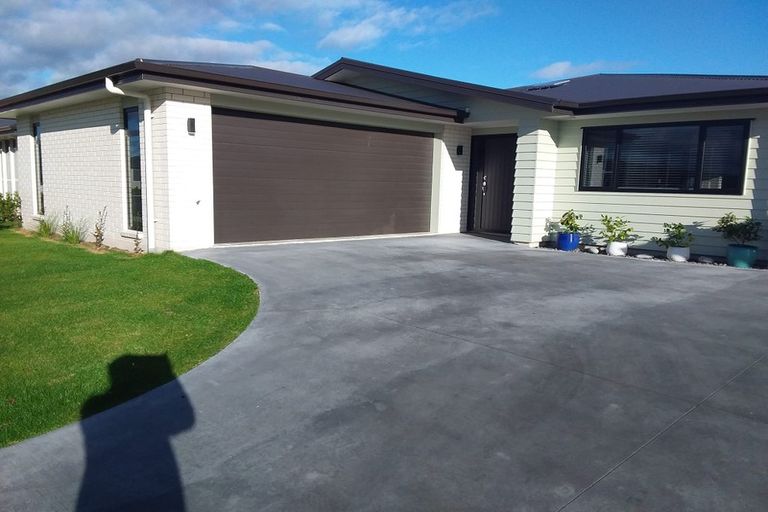 Photo of property in 35 Noumea Drive, Rangatira Park, Taupo, 3330