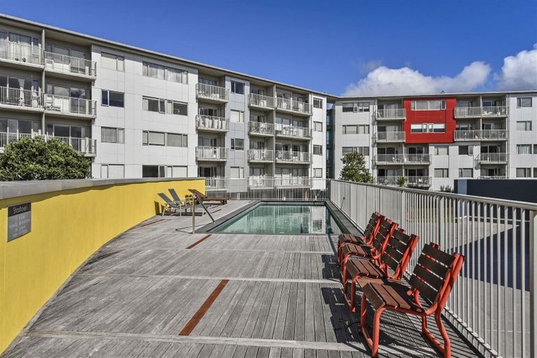Photo of property in Shoal Haven Apartments, 207a/130 Anzac Street, Takapuna, Auckland, 0622
