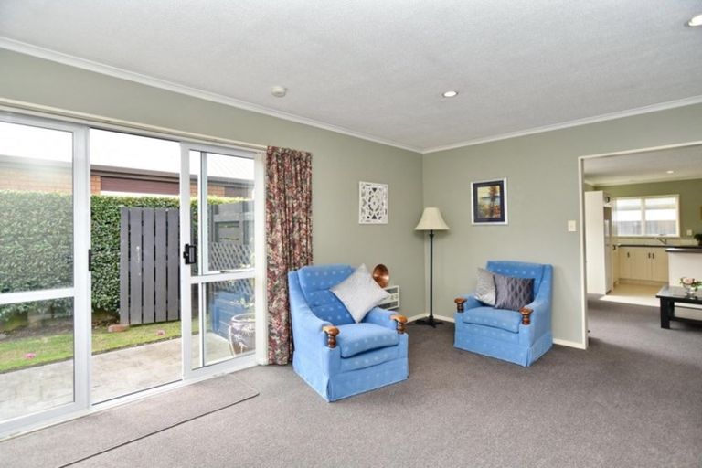 Photo of property in 1/9 Phoenix Lane, Northcote, Christchurch, 8052