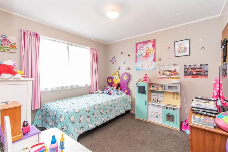 Photo of property in 26 Nikau Street, Inglewood, 4330