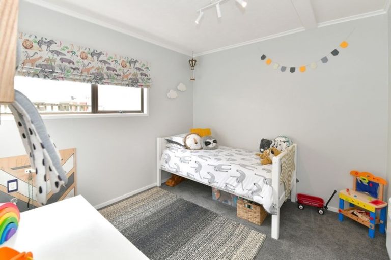 Photo of property in 1/14 Arkles Strand, Arkles Bay, Whangaparaoa, 0932