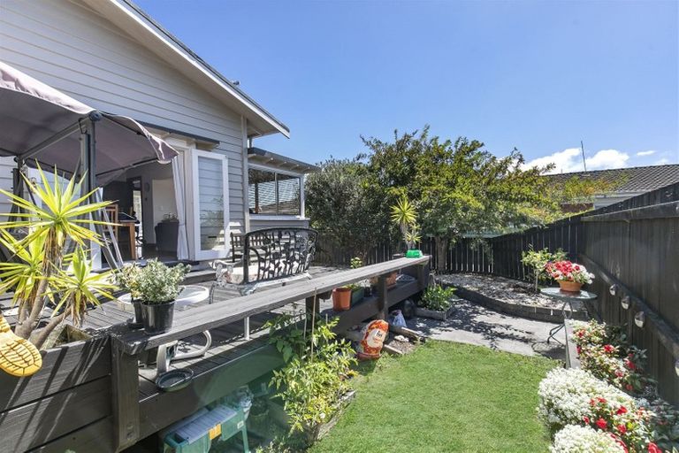 Photo of property in 2/12 Paton Avenue, Papatoetoe, Auckland, 2025