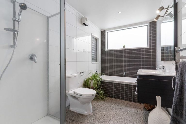 Photo of property in 100 Sylvia Road, Whangamata, 3620