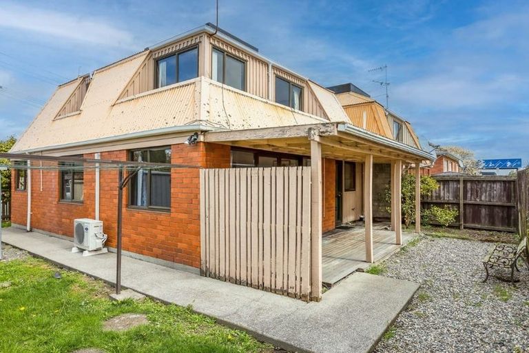 Photo of property in 2/48 Greenhurst Street, Sockburn, Christchurch, 8042