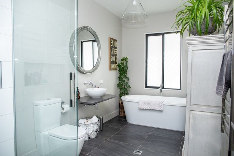 Photo of property in 5-7 Ferry Road, Martinborough, 5711