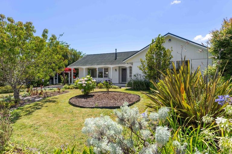 Photo of property in 49 Sylvan Avenue, Waikanae, 5036