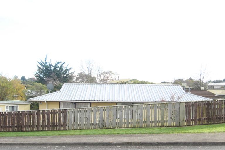 Photo of property in 2 Hookway Grove, Paraparaumu, 5032