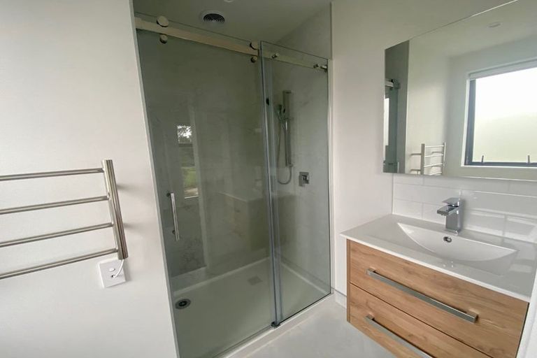 Photo of property in 16 Tuputupu Drive, Kumeu, 0810