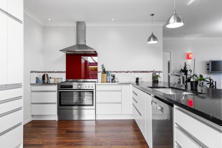 Photo of property in 7 Magnolia Rise, Waipahihi, Taupo, 3330