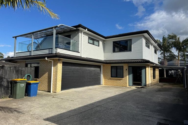 Photo of property in 14a Pipitea Place, Massey, Auckland, 0614