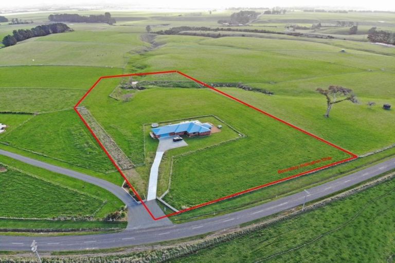 Photo of property in 1061 Taonui Road, Colyton, Feilding, 4775