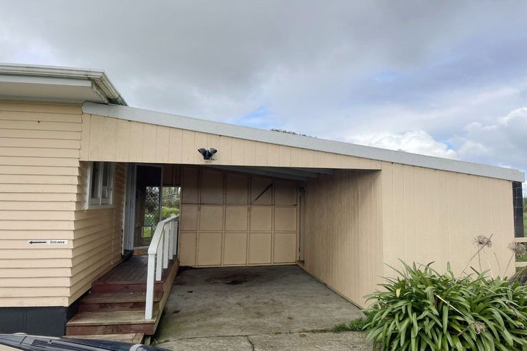 Photo of property in 257 Red Hills Road, Massey, Henderson, 0782