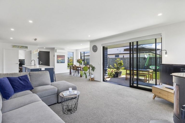 Photo of property in 8 Three Kings Court, Outram, 9019