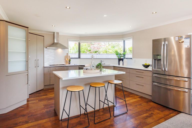 Photo of property in 33 Rodeo Drive, Kelvin Grove, Palmerston North, 4414