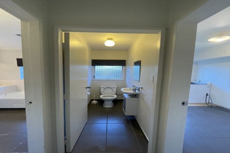 Photo of property in 43 Meadway, Sunnyhills, Auckland, 2010