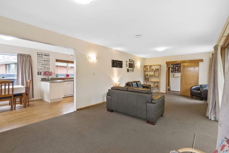 Photo of property in 19 Dunstan Crescent, Hornby, Christchurch, 8042