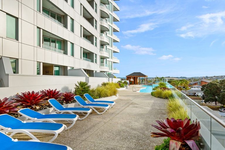 Photo of property in 712/11 Tamariki Avenue, Kelston, Auckland, 0602
