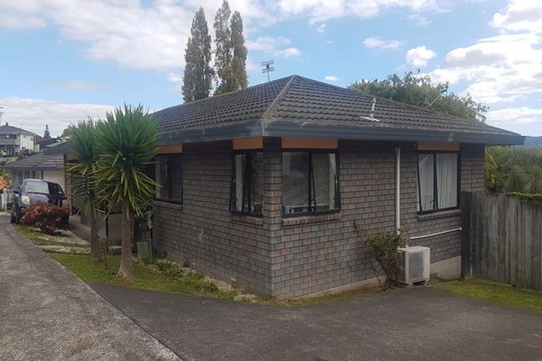 Photo of property in 131 View Road, Sunnyvale, Auckland, 0612