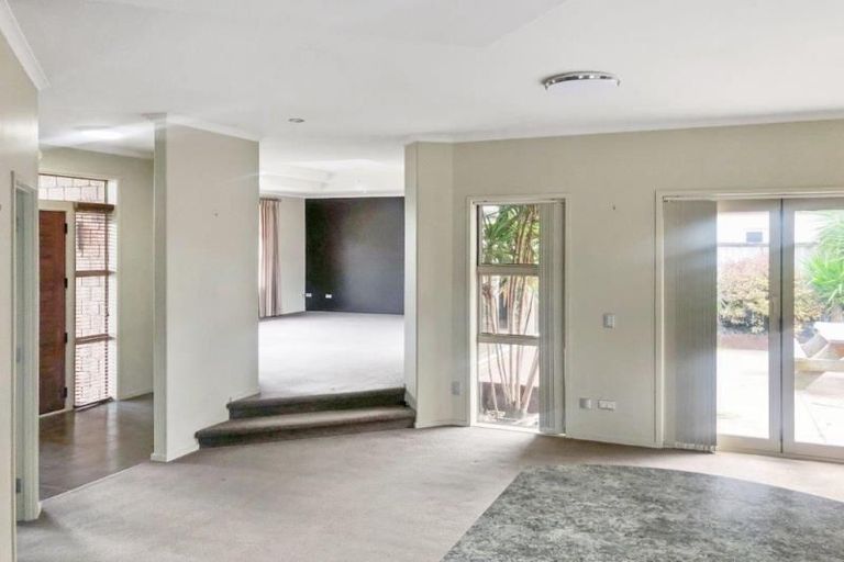 Photo of property in 2 Somerton Drive, Huntington, Hamilton, 3210