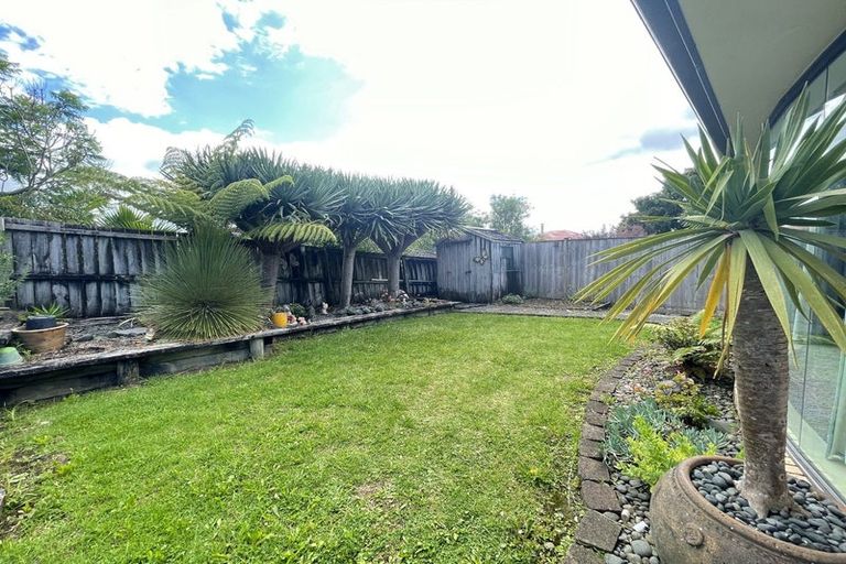 Photo of property in 26 Brittany Drive, Henderson, Auckland, 0612