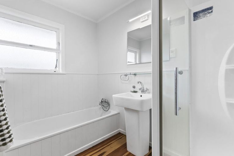 Photo of property in 1/104 Beach Road, Pahurehure, Papakura, 2113