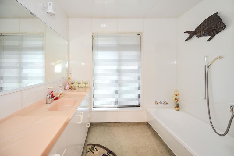 Photo of property in 11 Mersey Street, South Hill, Oamaru, 9400