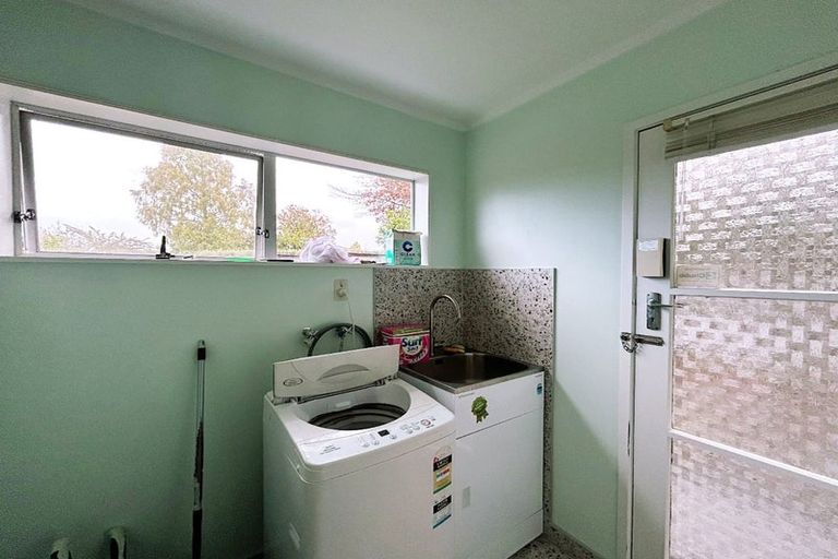 Photo of property in 2 Dorothy Place, Hillcrest, Hamilton, 3216