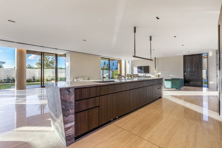 Photo of property in 92 Paritai Drive, Orakei, Auckland, 1071