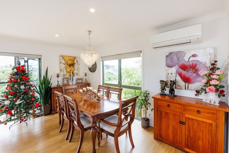 Photo of property in 121 Cashmere Drive, Fitzherbert, Palmerston North, 4410