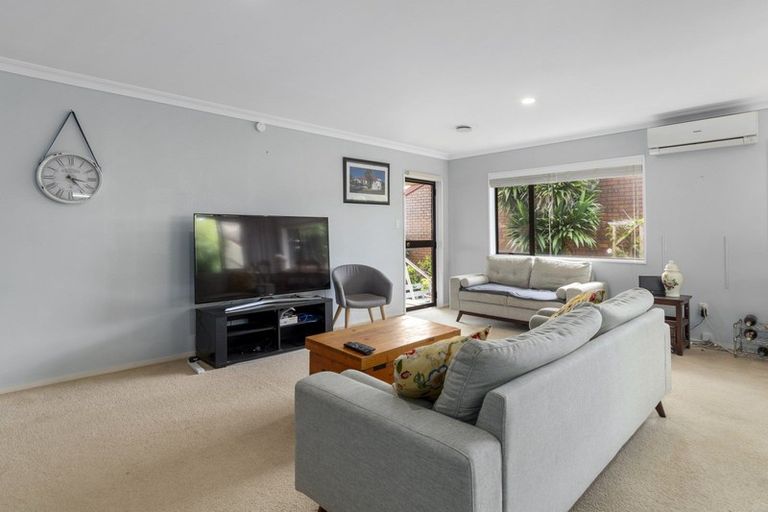 Photo of property in 74 Harbour View Road, Omokoroa, 3114