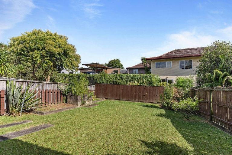 Photo of property in 2/12 Sherie Place, Howick, Auckland, 2014