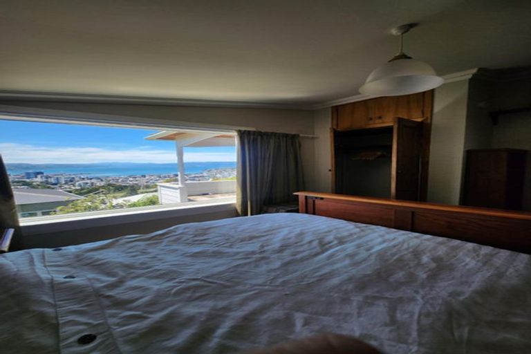 Photo of property in 28 Apuka Street, Brooklyn, Wellington, 6021