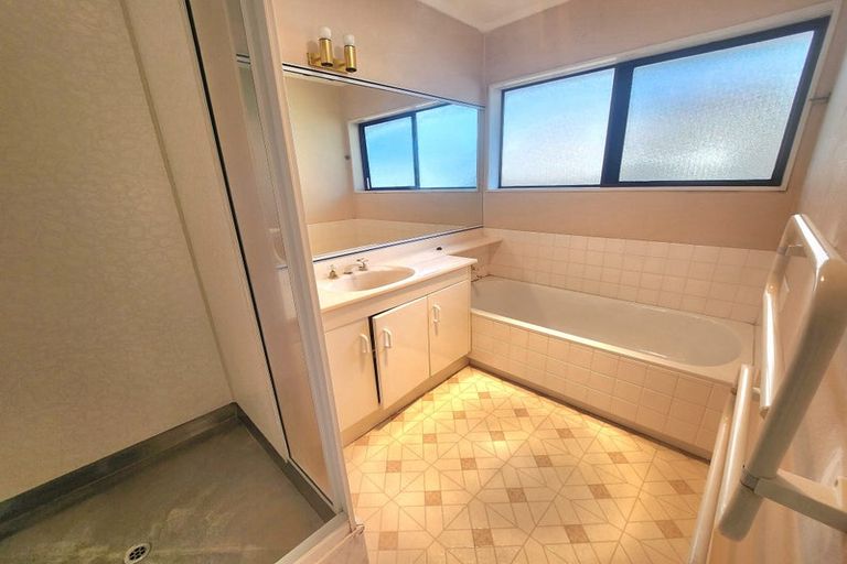 Photo of property in 35 Orangewood Drive, Northpark, Auckland, 2013