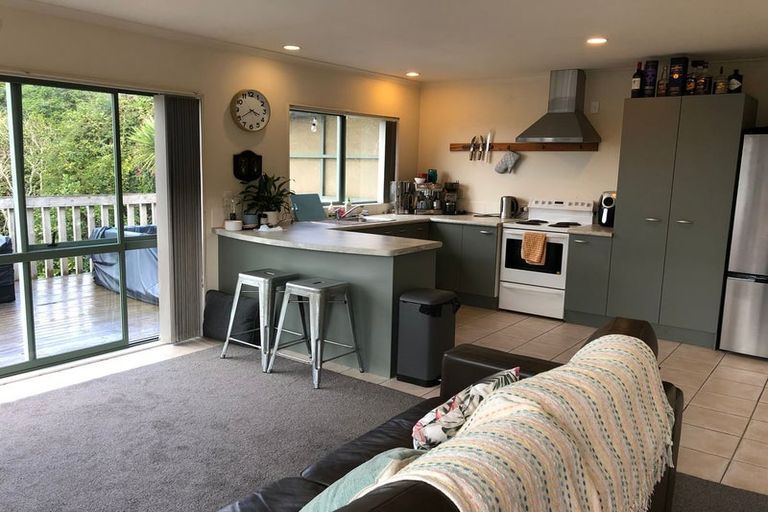 Photo of property in 16 Minerva Terrace, Cockle Bay, Auckland, 2014