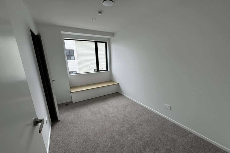 Photo of property in 38 Turtleback Avenue, Whitby, 5024