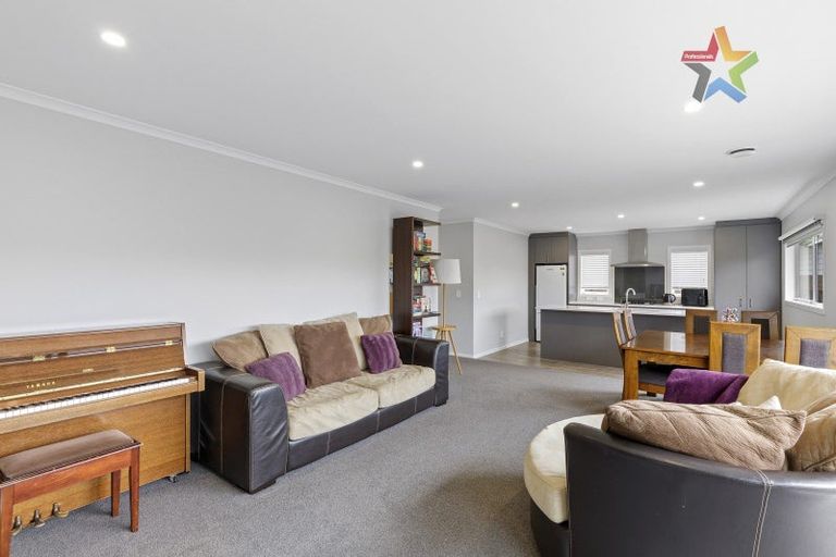 Photo of property in 3 Takapo Grove, Kelson, Lower Hutt, 5010