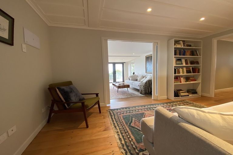 Photo of property in 11 Hinemoa Street, Birkenhead, Auckland, 0626