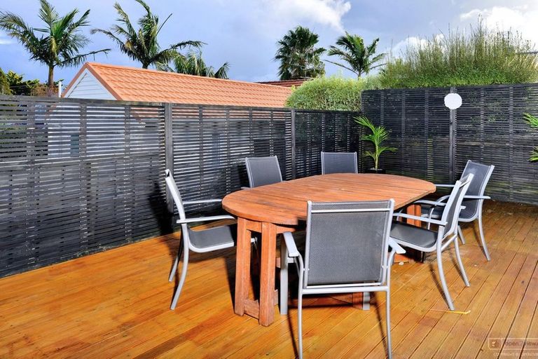 Photo of property in 1/13 Sunnynook Road, Forrest Hill, Auckland, 0620