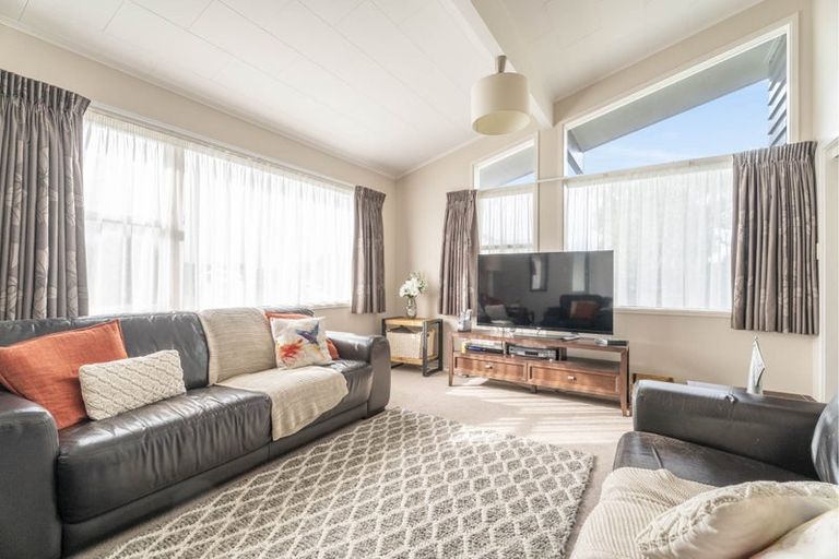 Photo of property in 16 Truscott Avenue, Johnsonville, Wellington, 6037