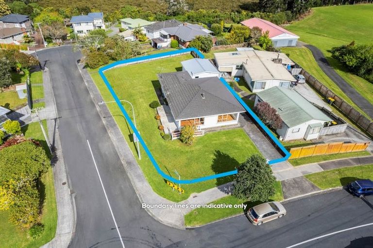 Photo of property in 46 Gloria Avenue, Te Atatu Peninsula, Auckland, 0610