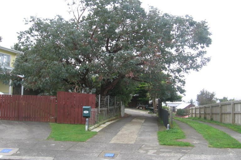 Photo of property in 13 Yemen Place, Ascot Park, Porirua, 5024