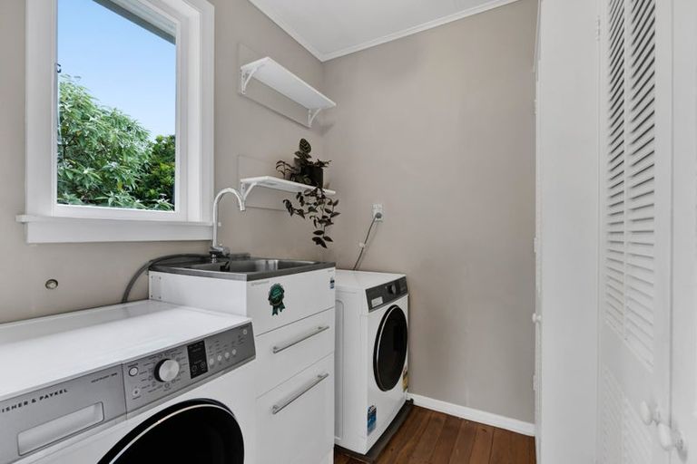 Photo of property in 10 Tasman Street, Vogeltown, New Plymouth, 4310